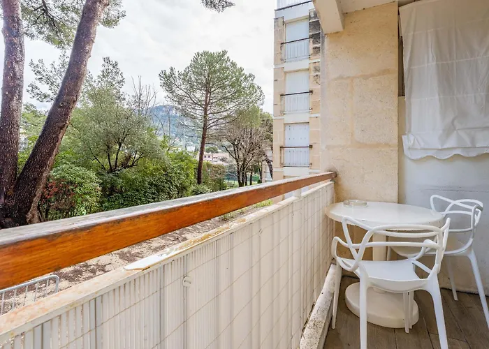 Lou Pichot Par Dodo A Apartment *